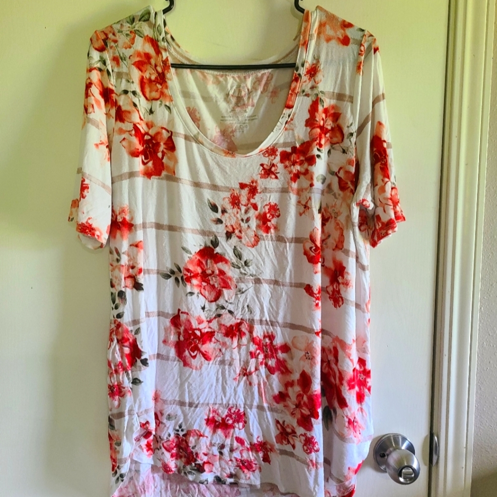 Maurices floral shirt size L